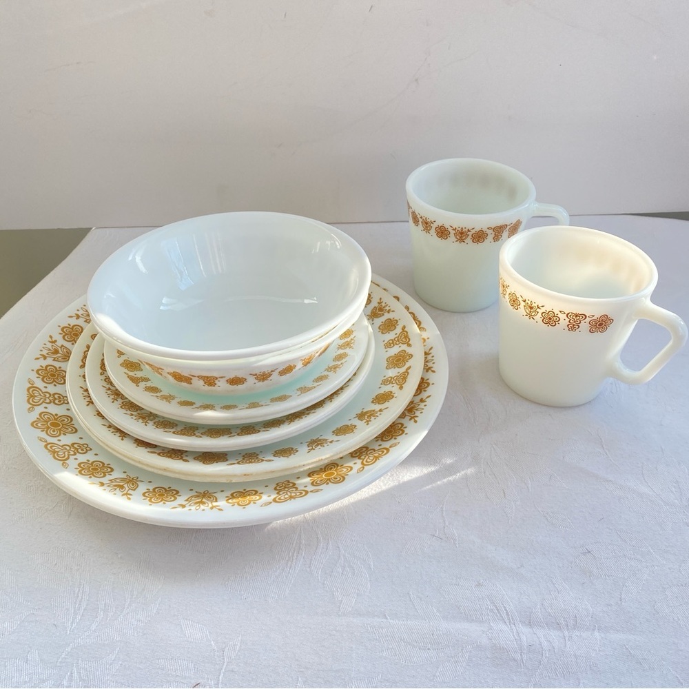 Corelle Butterfly Gold 12 pc Setting for Two